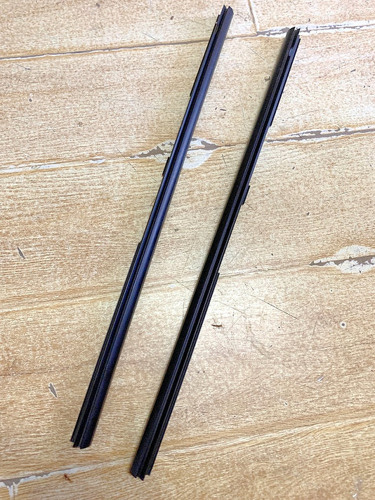 mk2 golf jetta inside scraper seal inner 193837471 193837472 oem